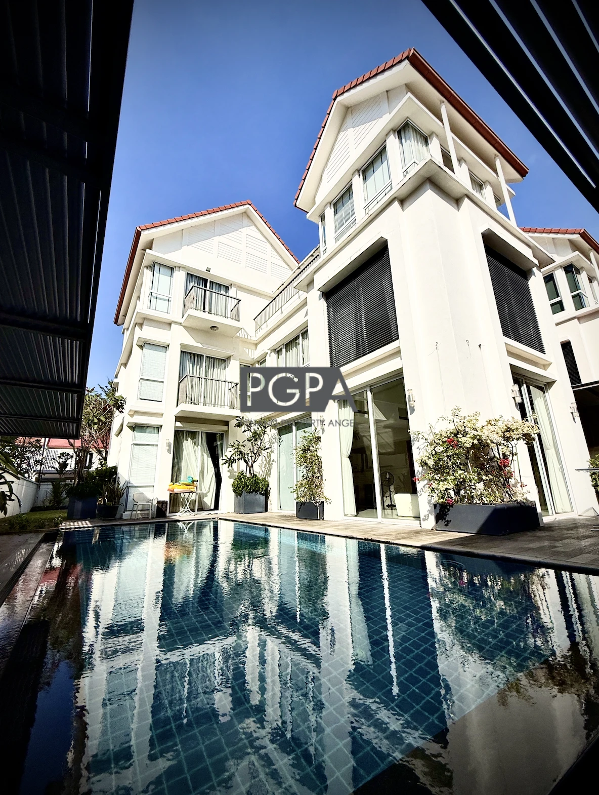 Cayman Super Semi-D with Private Pool in Seri Tanjung Pinang.