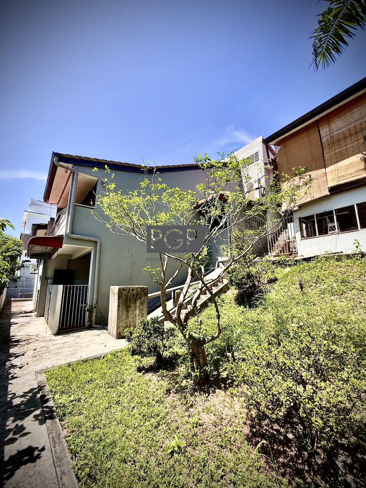 Three-Storey Bungalow in Tanjung Bungah Hillside Cul-De-Sac.
